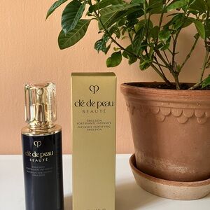 Clé de Peau Beauté Intensive Fortifying Emulsion